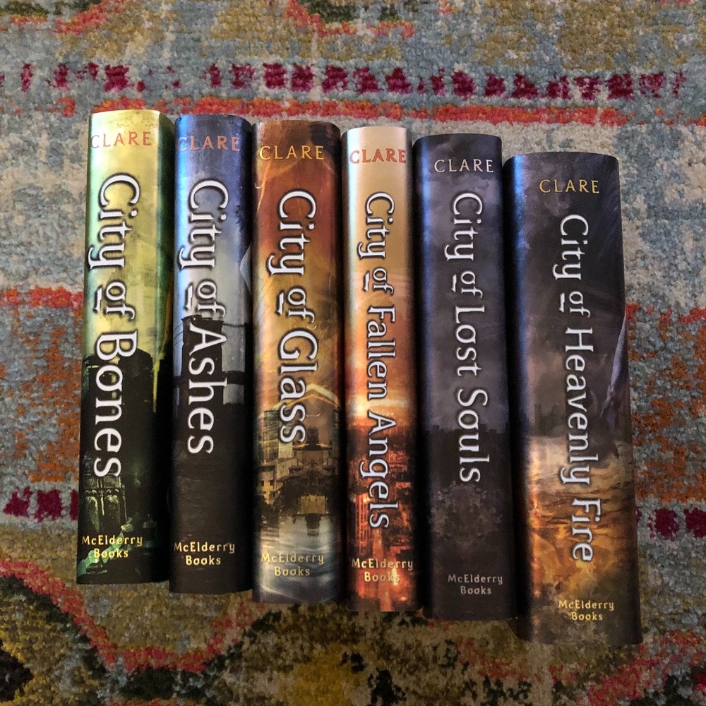 Mortal Instruments/FULL SET HARDCOVER LIKE NEW